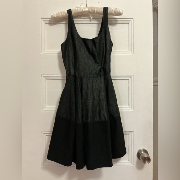 Adorable Gap Denim Dress - Picture 2 of 16